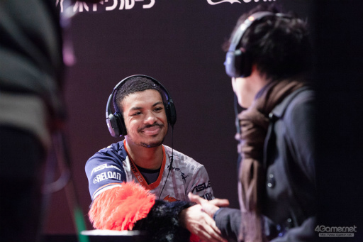 画像ギャラリー No.043のサムネイル画像 / 「ドラゴンボール ファイターズ」の最強プレイヤーが集結。第31回 東京国際映画祭にて行なわれた招待制トーナメント大会“超(スーパー)マッチ”レポート