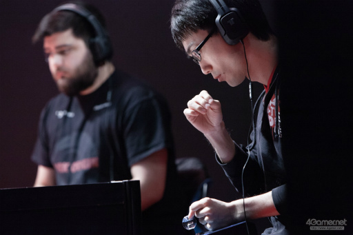 画像ギャラリー No.045のサムネイル画像 / 「ドラゴンボール ファイターズ」の最強プレイヤーが集結。第31回 東京国際映画祭にて行なわれた招待制トーナメント大会“超(スーパー)マッチ”レポート