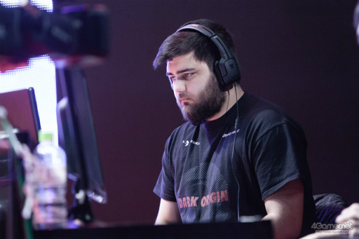 画像ギャラリー No.046のサムネイル画像 / 「ドラゴンボール ファイターズ」の最強プレイヤーが集結。第31回 東京国際映画祭にて行なわれた招待制トーナメント大会“超(スーパー)マッチ”レポート