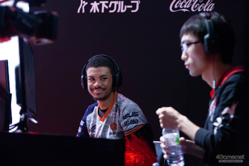 画像ギャラリー No.058のサムネイル画像 / 「ドラゴンボール ファイターズ」の最強プレイヤーが集結。第31回 東京国際映画祭にて行なわれた招待制トーナメント大会“超(スーパー)マッチ”レポート