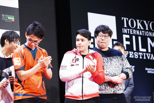 画像ギャラリー No.067のサムネイル画像 / 「ドラゴンボール ファイターズ」の最強プレイヤーが集結。第31回 東京国際映画祭にて行なわれた招待制トーナメント大会“超(スーパー)マッチ”レポート