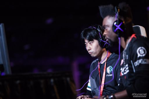 ꡼ No.042 | EVO2018襤¶ޤEVO2018ס2TwitterޤȤᡣ֥V4̾ۤ11꤬̾ܿ辡ؿʽ