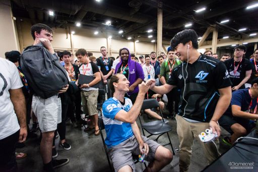 ꡼ No.065 | EVO2018襤¶ޤEVO2018ס2TwitterޤȤᡣ֥V4̾ۤ11꤬̾ܿ辡ؿʽ