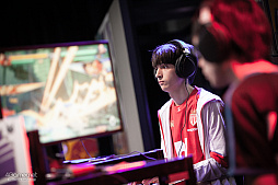 ꡼ No.100 | 辡ؤǸΥݥRed Bull DRAGON BALL FighterZ WORLD TOUR Japanץեȥݡ