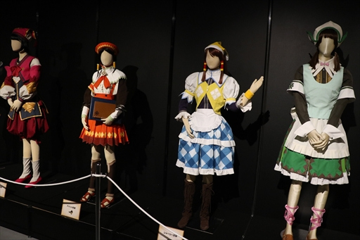 ���������꡼ No.012�Υ���ͥ������ / �֥�󥹥����ϥ󥿡�15��ǯŸ�פ��ѥ���åפ��Ʋ��͡������ӥ���о졣����ܴ����θ��Ǥ�����ǥ���������������ݡ���