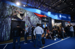 ꡼ No.001Υͥ / gamescomϥȥ쥹ե꡼ʼĤڤ롣MONSTER HUNTER: WORLDפλͷݡȤϤ