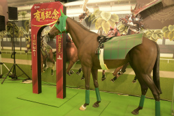 ���������꡼ No.016�Υ���ͥ������ / ��MONSTER HUNTER: WORLD�ס���62��ͭ�ϵ�ǰ�Υ���ܥ��٥�Ȥ�����ǳ��롣�����ץ˥󥰥��٥�Ȥ����ͤ��ݡ���