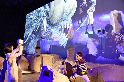 画像ギャラリー No.008のサムネイル画像 / 「ユニバーサル・クールジャパン2018」が1月19日にスタート。「モンスターハンター・ザ・リアル」と「ファイナルファンタジー XRライド」を楽しめたプレス向けプレビューの模様をレポート