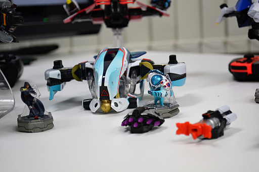 画像ギャラリー No.002のサムネイル画像 / 自分だけのスターシップを作り出す。オモチャとビデオゲームを融合した「スターリンク バトル・フォー・アトラス」のプレゼン&インタビュー