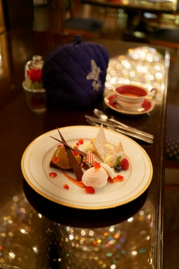 画像ギャラリー No.012のサムネイル画像 / 目も舌も,心も癒やされる極上の高貴な空間「千銃士」×「執事喫茶 Swallowtail」コラボレポート