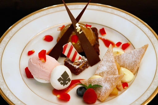 画像ギャラリー No.017のサムネイル画像 / 目も舌も,心も癒やされる極上の高貴な空間「千銃士」×「執事喫茶 Swallowtail」コラボレポート