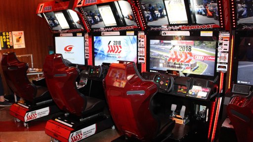 Super Gt公式 Sega World Drivers Championship テスト走行会 レポート 35台のマシンが入り乱れる 大迫力の新作 アーケードレースゲーム