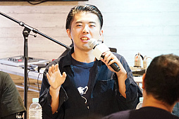 画像ギャラリー No.006のサムネイル画像 / ZUNTATA×SNK×ケイブが熱く対バン! タイトーステーション溝の口店の開店1周年を記念した特別イベントをレポート