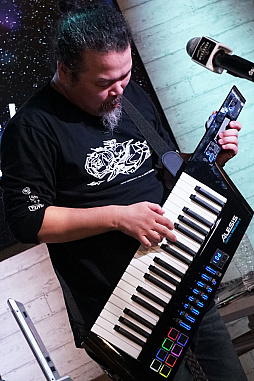 画像ギャラリー No.020のサムネイル画像 / ZUNTATA×SNK×ケイブが熱く対バン! タイトーステーション溝の口店の開店1周年を記念した特別イベントをレポート