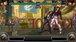 画像ギャラリー No.004のサムネイル画像 / ダイドードリンコの自販機とのコラボを行った「THE KING OF FIGHTERS D 〜DyDo Smile STAND〜」が配信。「KOF」のキャラが登場する育成型格闘ゲーム