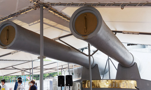 画像ギャラリー No.011のサムネイル画像 / Yostarへ横須賀が感謝状。アズレンでもおなじみ,三笠公園の記念艦“三笠”に乗って贈呈式