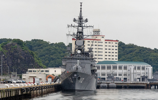 画像ギャラリー No.015のサムネイル画像 / Yostarへ横須賀が感謝状。アズレンでもおなじみ,三笠公園の記念艦“三笠”に乗って贈呈式