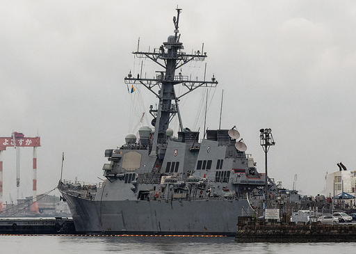 画像ギャラリー No.018のサムネイル画像 / Yostarへ横須賀が感謝状。アズレンでもおなじみ,三笠公園の記念艦“三笠”に乗って贈呈式