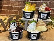 画像ギャラリー No.002のサムネイル画像 / アニメ「アズールレーン びそくぜんしんっ!」とロールアイス専門店“マンハッタンロールアイスクリーム”のコラボが7月9日から開催