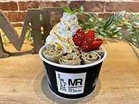 画像ギャラリー No.003のサムネイル画像 / アニメ「アズールレーン びそくぜんしんっ!」とロールアイス専門店“マンハッタンロールアイスクリーム”のコラボが7月9日から開催