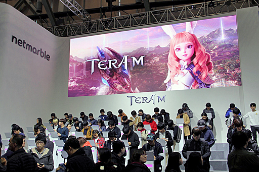 ���������꡼ No.004�Υ���ͥ������ / ��G-Star 2017�ϥ��꡼��βİ��餷���ϥ��ޥۤǤ��ߡ��ڹ��Ǥλ�����Ͽ�Կ���200���ͤ����ˤ������ޥ۸���MMORPG��TERA M�ץץ쥤��ݡ���