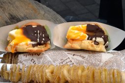 画像ギャラリー No.010のサムネイル画像 / 「龍が如く 極2」のファンイベントが大阪・道頓堀で開催。未公開シーンが披露されたステージの模様をスタッフ合同インタビューと共に掲載