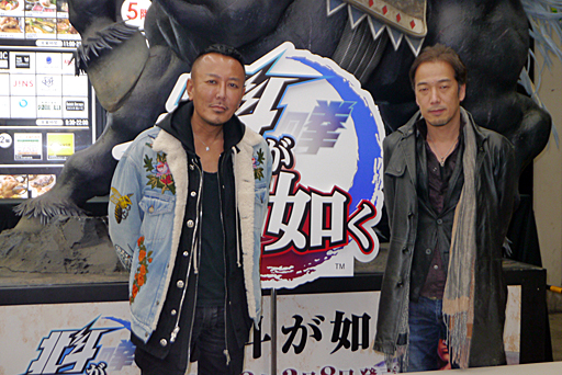 画像ギャラリー No.002のサムネイル画像 / ケンシロウが火炎放射器で汚物を消毒! 体験版も楽しめた「北斗が如く」店頭体験会および名越総合監督サイン会レポート