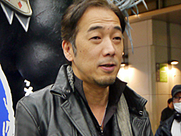 画像ギャラリー No.025のサムネイル画像 / ケンシロウが火炎放射器で汚物を消毒! 体験版も楽しめた「北斗が如く」店頭体験会および名越総合監督サイン会レポート