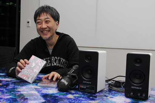 画像ギャラリー No.001のサムネイル画像 / メタルの力を信じるしかない!ドラム演奏で異星人に立ち向かう「がるメタる!」プレイ動画&インタビュー