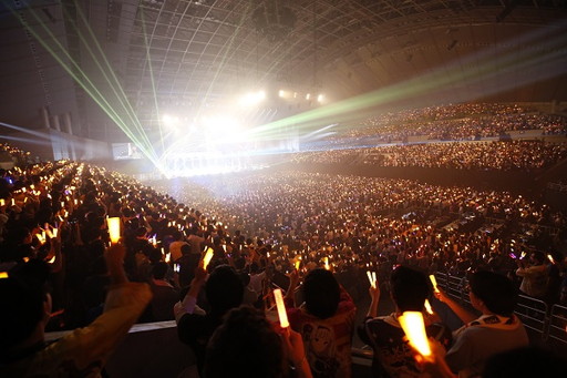 画像ギャラリー No.049のサムネイル画像 / 「アイドルマスター」765プロ久々の単独公演「初星宴舞」をレポート。特別版の歌マスや久々の“あの曲”で幕張が燃えた