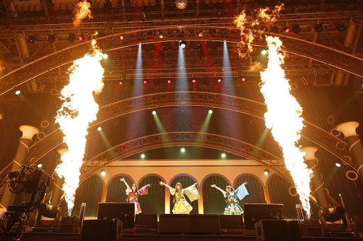 画像ギャラリー No.066のサムネイル画像 / 「アイドルマスター」765プロ久々の単独公演「初星宴舞」をレポート。特別版の歌マスや久々の“あの曲”で幕張が燃えた