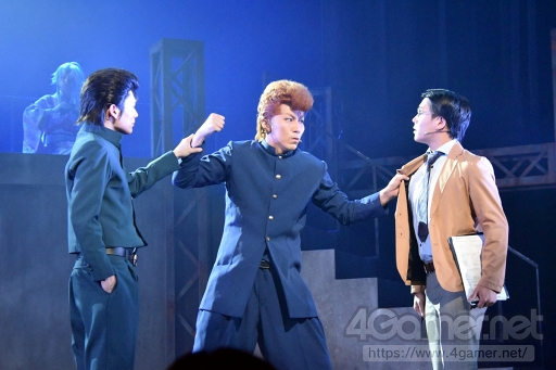 画像ギャラリー No.002のサムネイル画像 / あの“芸”から特別読切「TWO SHOTS」まで再現。舞台「幽☆遊☆白書」ゲネプロ公演をレポート