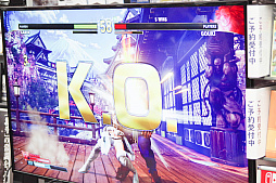 画像ギャラリー No.013のサムネイル画像 / 「ストリートファイターV アーケードエディション」の発売記念イベントが開催。ときどさんとマゴさんが,本気の戦いを繰り広げた