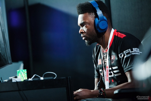 ꡼ No.030 | EVO JapanϡBBCFסKOF XIVפͥԤꤷ2TwitterޤȤᡣ֥V AEפʤ4ȥǺǽʽмԤ