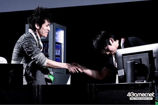 ꡼ No.135 | EVO JapanϡBBCFסKOF XIVפͥԤꤷ2TwitterޤȤᡣ֥V AEפʤ4ȥǺǽʽмԤ