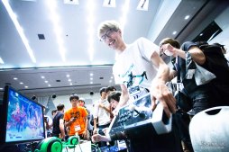 ���������꡼ No.021�Υ���ͥ������ / ��TGS 2018�ϤȤ��������ͥ��������Ĥ�����CAPCOM Pro Tour ����ѥ�ץ�ߥ��ץե��ȥ�ݡ��ȡ�700̾�����Τ����ä���޹��2���֤�Ž̤��Ƥ��Ϥ�