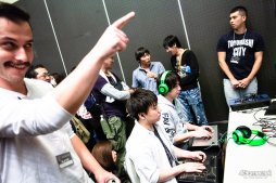 ���������꡼ No.054�Υ���ͥ������ / ��TGS 2018�ϤȤ��������ͥ��������Ĥ�����CAPCOM Pro Tour ����ѥ�ץ�ߥ��ץե��ȥ�ݡ��ȡ�700̾�����Τ����ä���޹��2���֤�Ž̤��Ƥ��Ϥ�