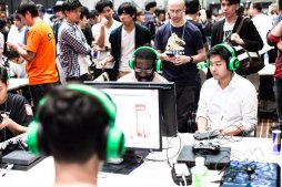 ���������꡼ No.061�Υ���ͥ������ / ��TGS 2018�ϤȤ��������ͥ��������Ĥ�����CAPCOM Pro Tour ����ѥ�ץ�ߥ��ץե��ȥ�ݡ��ȡ�700̾�����Τ����ä���޹��2���֤�Ž̤��Ƥ��Ϥ�