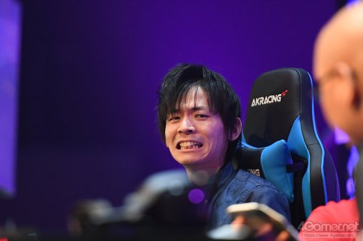 ꡼ No.008 | EVO Japanϼ̿ȶ˿֤Day3ϥݡȤޤȤᡣŴ7ס֥V AEפʤ4η辡Ԥ졤3֤ˤ錄Ʈ夹