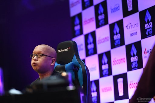 ꡼ No.025 | EVO Japanϼ̿ȶ˿֤Day3ϥݡȤޤȤᡣŴ7ס֥V AEפʤ4η辡Ԥ졤3֤ˤ錄Ʈ夹