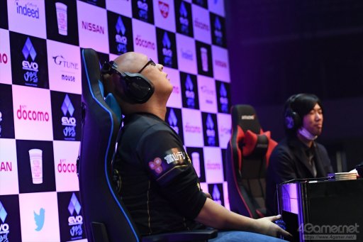 ꡼ No.030 | EVO Japanϼ̿ȶ˿֤Day3ϥݡȤޤȤᡣŴ7ס֥V AEפʤ4η辡Ԥ졤3֤ˤ錄Ʈ夹