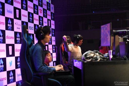 ꡼ No.033 | EVO Japanϼ̿ȶ˿֤Day3ϥݡȤޤȤᡣŴ7ס֥V AEפʤ4η辡Ԥ졤3֤ˤ錄Ʈ夹