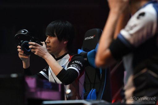 ꡼ No.119 | EVO Japanϼ̿ȶ˿֤Day3ϥݡȤޤȤᡣŴ7ס֥V AEפʤ4η辡Ԥ졤3֤ˤ錄Ʈ夹