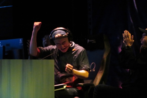 ꡼ No.021Υͥ / ONEޡ륢ġեեץݡȡࡦܥ󤬡ONE STREET FIGHTER ȡ硼󥸡פ