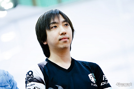 ���������꡼ No.008�Υ���ͥ������ / �������ܻؤ����Ԥ����ä���Red Bull Kumite Japan Final�ץե��ȥ�ݡ��ȡ��ե�󥹹Ԥ��������Fudohƣ¼����μ��