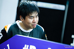 ���������꡼ No.039�Υ���ͥ������ / �������ܻؤ����Ԥ����ä���Red Bull Kumite Japan Final�ץե��ȥ�ݡ��ȡ��ե�󥹹Ԥ��������Fudohƣ¼����μ��