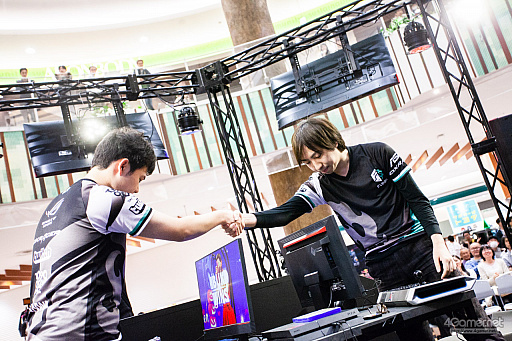 ���������꡼ No.100�Υ���ͥ������ / �������ܻؤ����Ԥ����ä���Red Bull Kumite Japan Final�ץե��ȥ�ݡ��ȡ��ե�󥹹Ԥ��������Fudohƣ¼����μ��