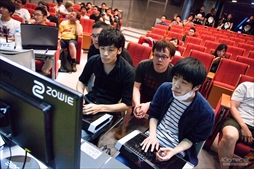 ���������꡼ No.039�Υ���ͥ������ / �֥���V AE�פȡ֥ɥ饴��ܡ���ե����������פ��ԼԤ����롣Ǧism��ŤΥ��ߥ�˥ƥ����٥�ȡ�Tokyo Offline Party 7�ɥ�ݡ���