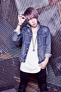 画像ギャラリー No.003のサムネイル画像 / 「ストリートファイターリーグ powered by RAGE」,ユニクロTシャツが当たる応援キャンペーンを実施。3月21日の優勝チーム決定時まで