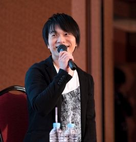 画像ギャラリー No.009のサムネイル画像 / 「殺し屋とストロベリー」のイベント「喫茶 月影 プレオープンパーティー」をレポート。田丸篤志さんと野島健児さんが“裏社会”について語る?